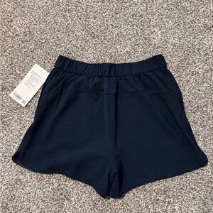 Lululemon Front-Fit Relaxed Short 4”